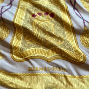Hermès Paris Gold and White Scarf Authentic